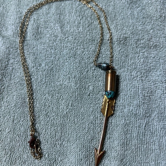 Bullet Arrow Necklace - Picture 3 of 3